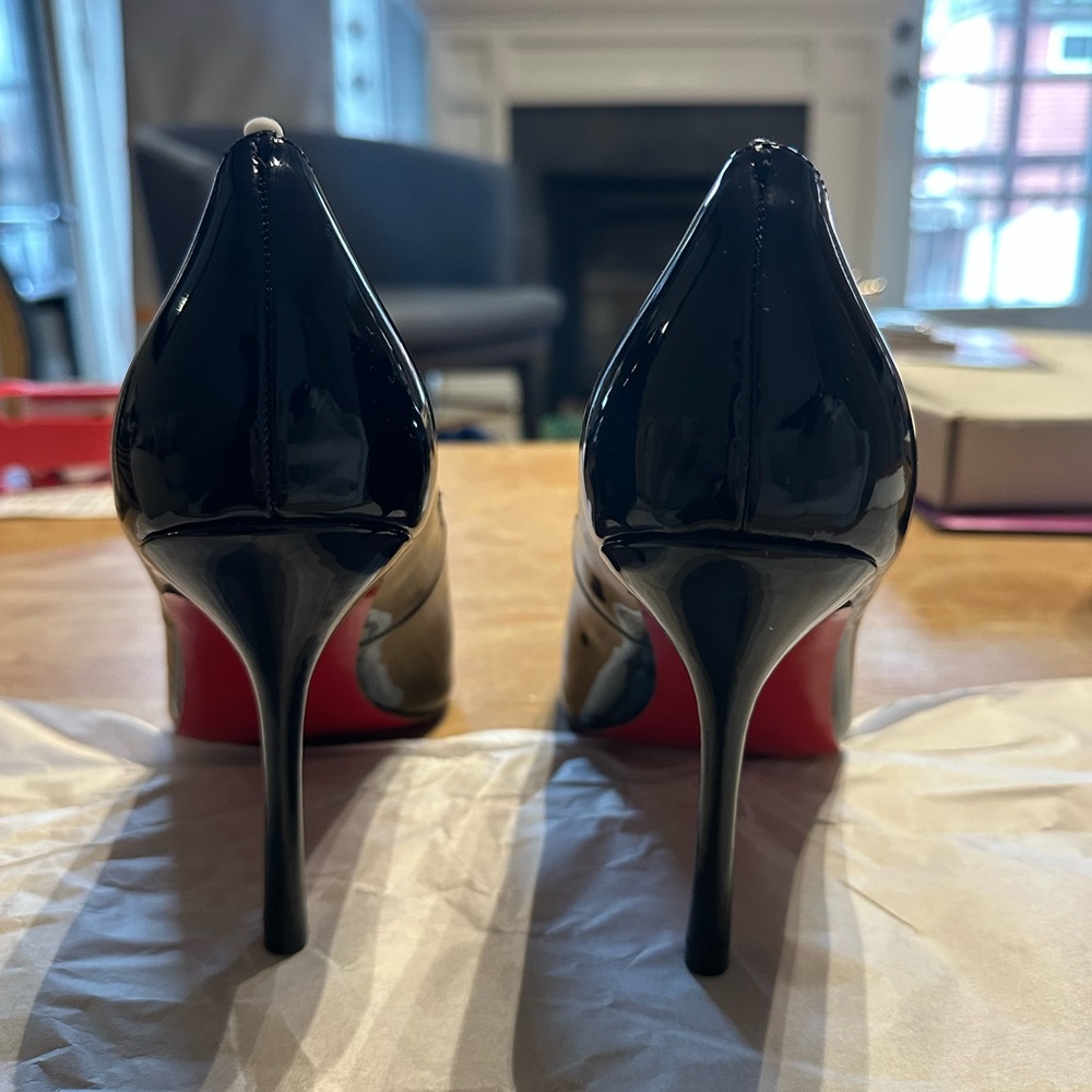 NWT Elegant Black Patent Leather Heels W/ RED BOTTOMS - Picture 5 of 6